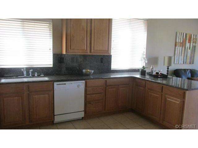 20051 Holly Dr, Santa Clarita, CA 91350 photo 9