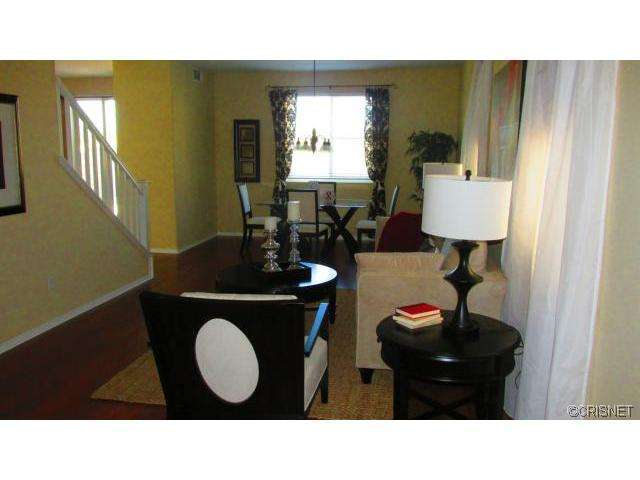 20051 Holly Dr, Santa Clarita, CA 91350 photo 3