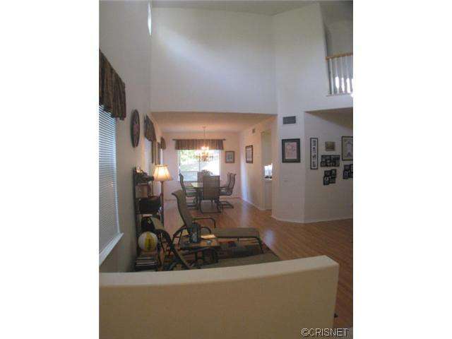 28524 Calex Dr, Valencia, CA 91354 photo 2