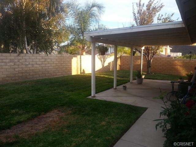 28304 Rodgers Dr, Saugus, CA 91350 photo 3