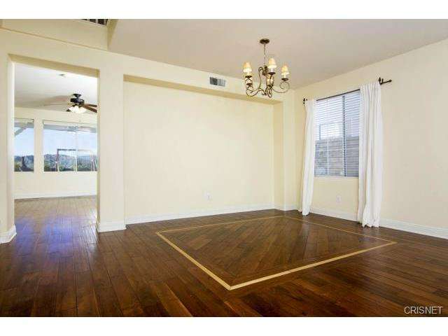 22923 Raintree Ln, Santa Clarita, CA 91390 photo 5