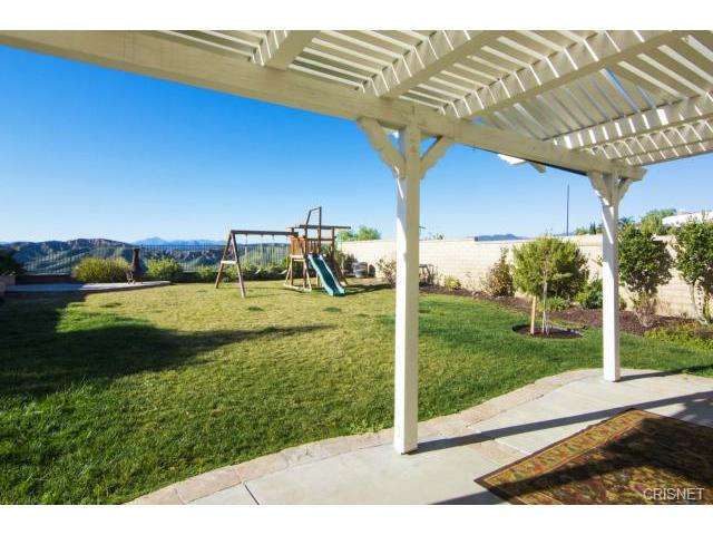 22923 Raintree Ln, Santa Clarita, CA 91390 photo 4