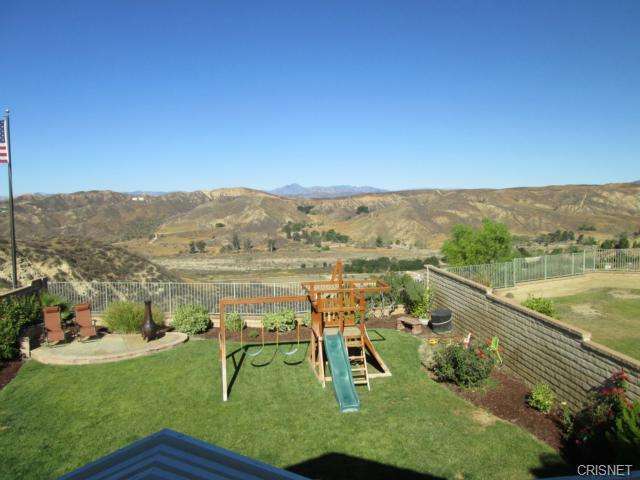 22923 Raintree Ln, Santa Clarita, CA 91390 photo 3