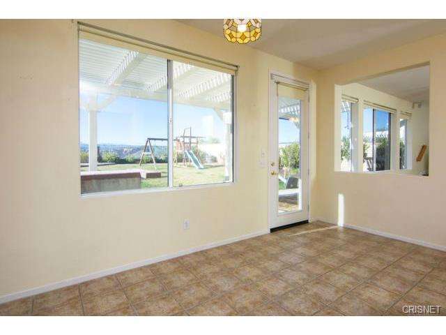 22923 Raintree Ln, Santa Clarita, CA 91390 photo 9