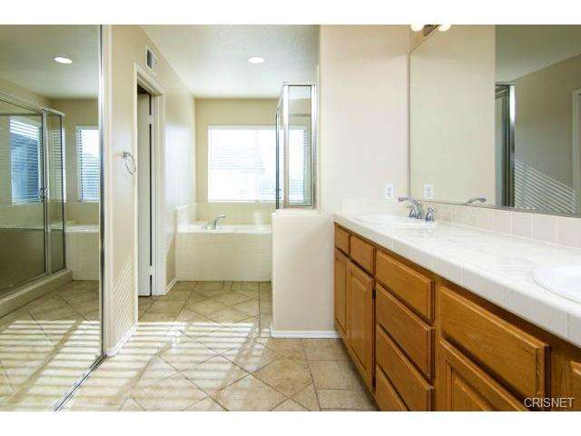 22923 Raintree Ln, Santa Clarita, CA 91390 photo 14