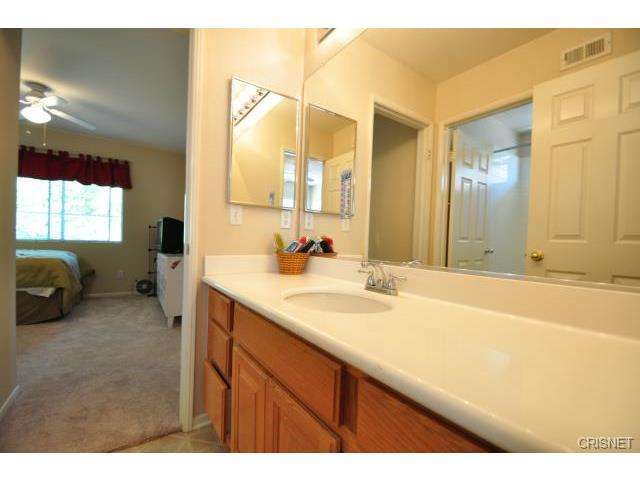 22957 Raintree Ln, Santa Clarita, CA 91390 photo 18