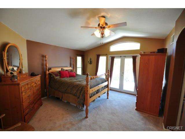 22957 Raintree Ln, Santa Clarita, CA 91390 photo 13