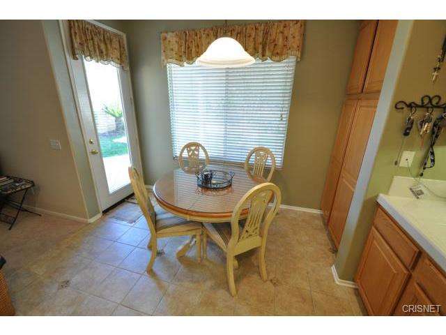 22957 Raintree Ln, Santa Clarita, CA 91390 photo 8