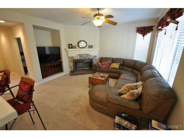 22957 Raintree Ln, Santa Clarita, CA 91390 photo 9