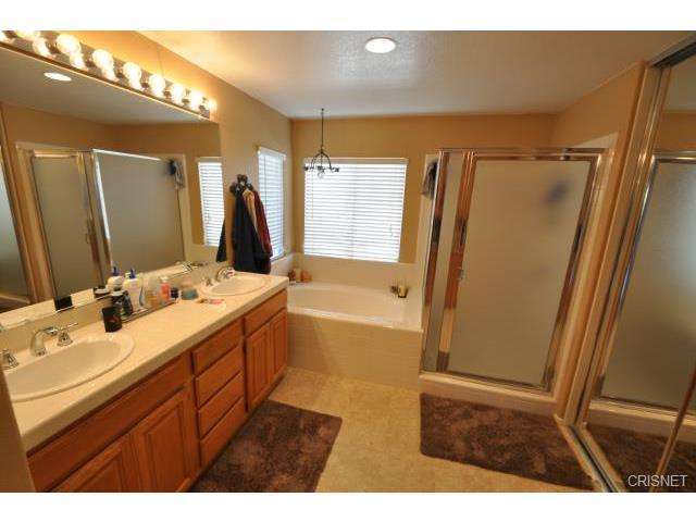 22957 Raintree Ln, Santa Clarita, CA 91390 photo 15