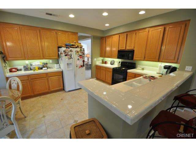 22957 Raintree Ln, Santa Clarita, CA 91390 photo 10