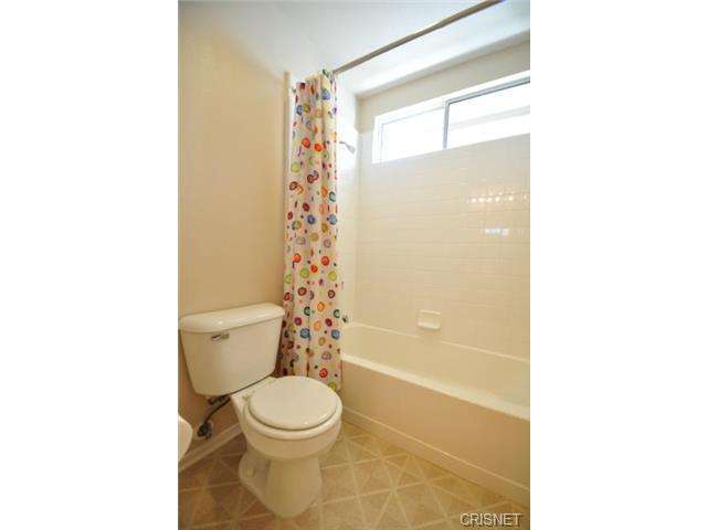 22957 Raintree Ln, Santa Clarita, CA 91390 photo 16
