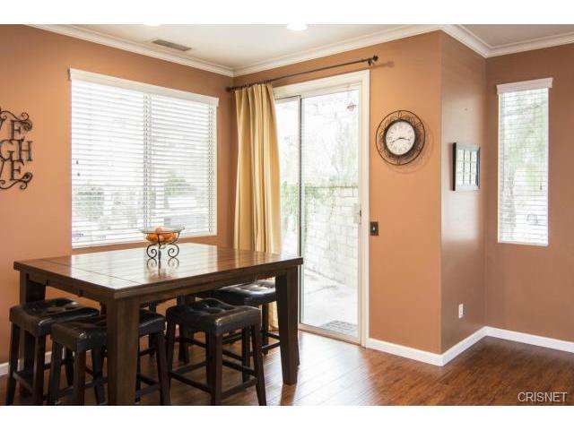 28547 Calex Dr, Valencia, CA 91354 photo 2