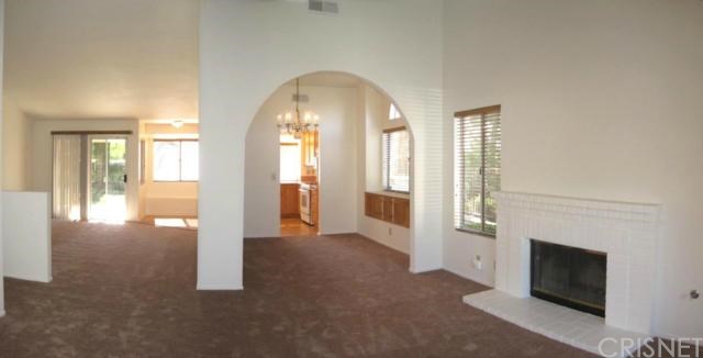 22520 Ash Ct, Santa Clarita, CA 91390 photo 3