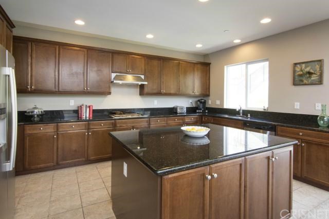 28010 Kenny Ln, Santa Clarita, CA 91350 photo 4
