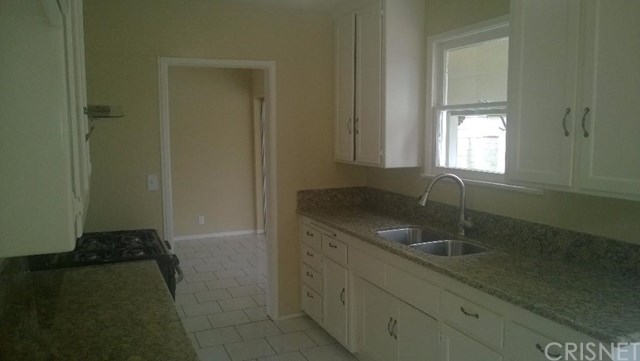 13651 Rayen St, Arleta, CA 91331 photo 3