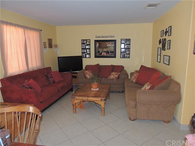 3113 Via De Flores, Lancaster, CA 93535 photo 9