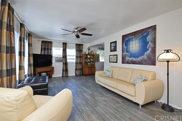10311 Silverton Ave, Tujunga, CA 91042 photo 2
