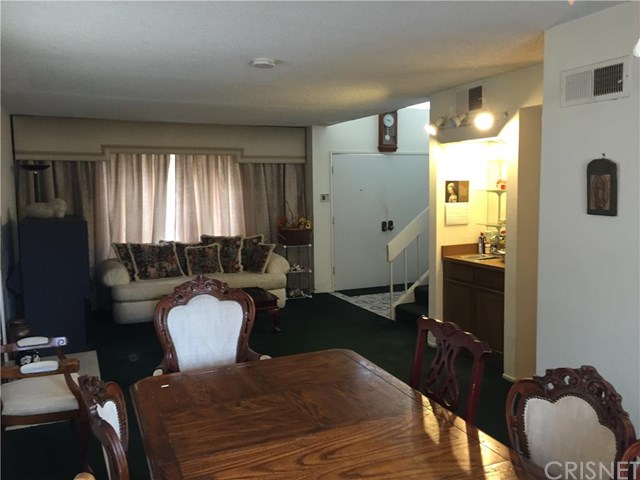 19746 Lull St, Winnetka, CA 91306 photo 5