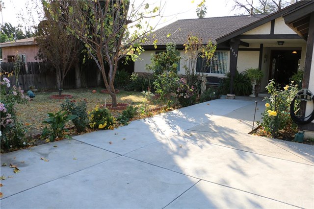 6923 Katherine Ave, Van Nuys, CA 91405 photo 2