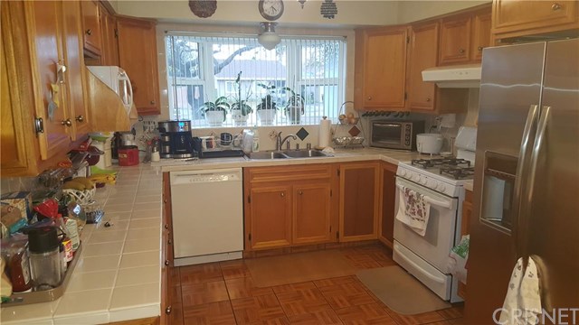 4740 Phoenix Dr, Oxnard, CA 93033 photo 2