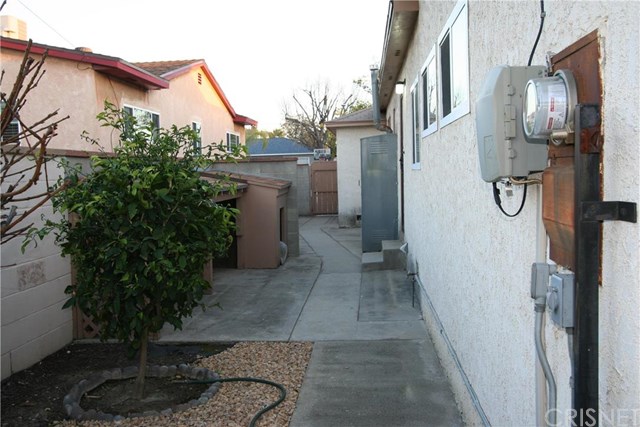 13531 Bromwich St, Arleta, CA 91331 photo 32