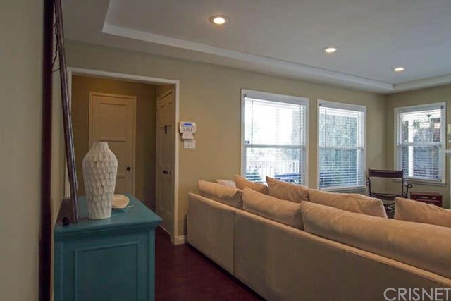 6721 Vesper Ave, Van Nuys, CA 91405 photo 3