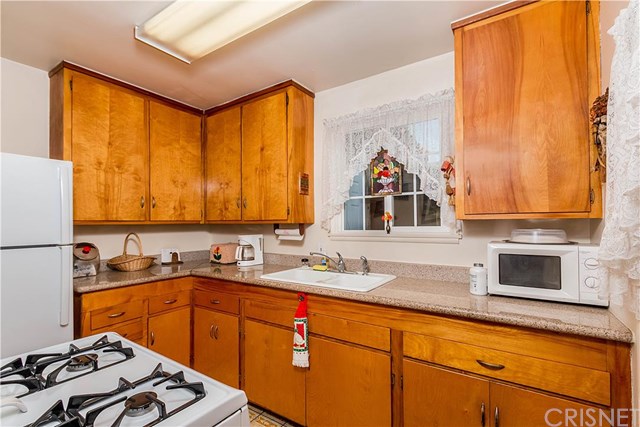 9700 Amboy Ave, Pacoima, CA 91331 photo 10