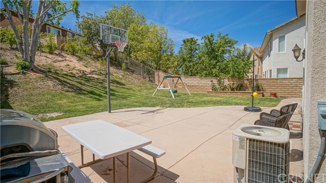 28532 Calex Dr, Valencia, CA 91354 photo 19