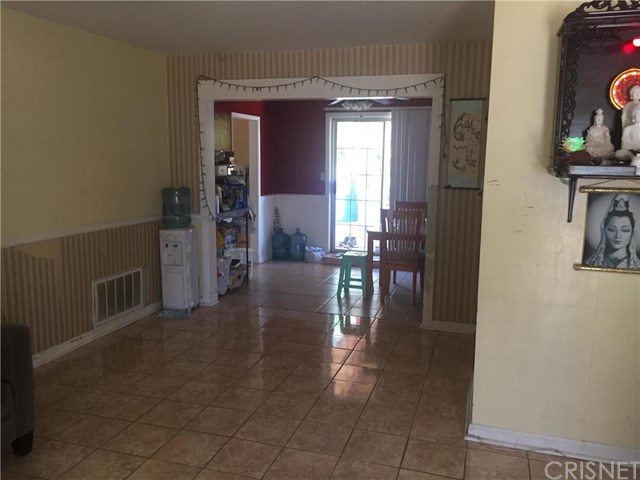 6922 Crebs, Reseda, CA 91335 photo 3