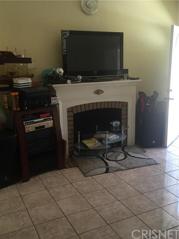6922 Crebs, Reseda, CA 91335 photo 2