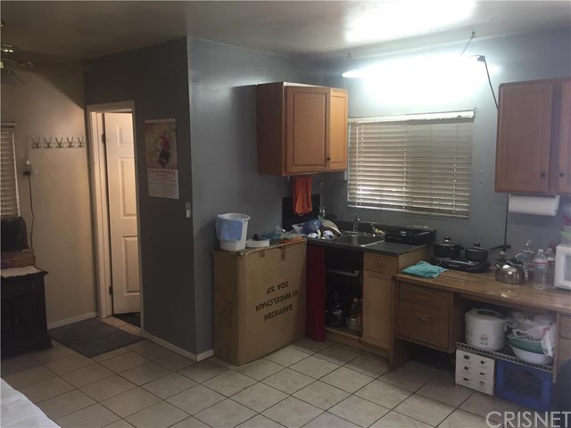 6922 Crebs, Reseda, CA 91335 photo 8
