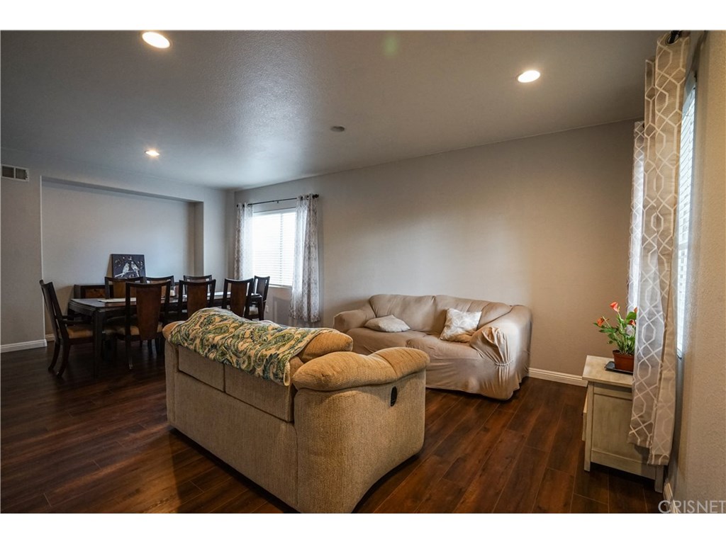 44236 E 16th St, Lancaster, CA 93535 photo 4