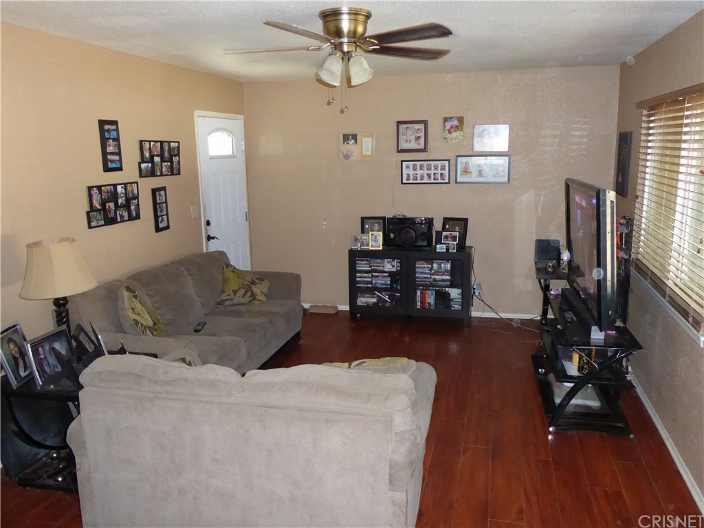 44249 2nd St, Lancaster, CA 93535 photo 2