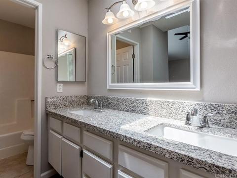 1546 E Kettering St, Lancaster, CA 93535 photo 5