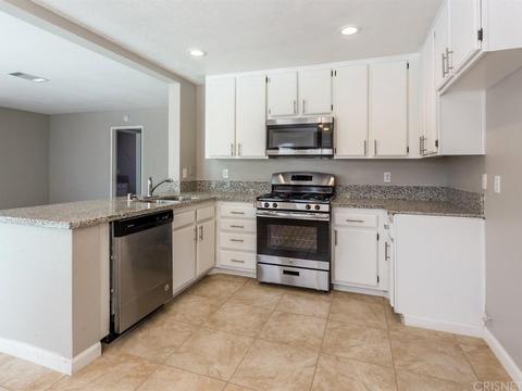 1546 E Kettering St, Lancaster, CA 93535 photo 3