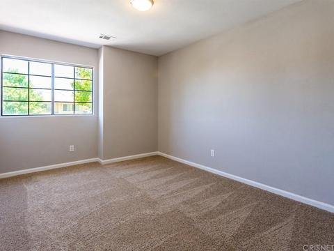 1546 E Kettering St, Lancaster, CA 93535 photo 6