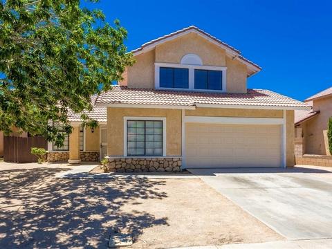 1546 E Kettering St, Lancaster, CA 93535 photo 1