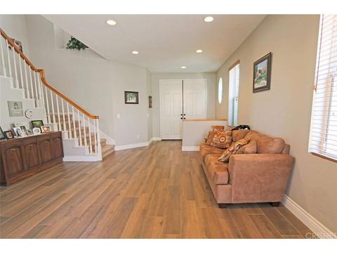 22952 Raintree Ln, Santa Clarita, CA 91390 photo 9