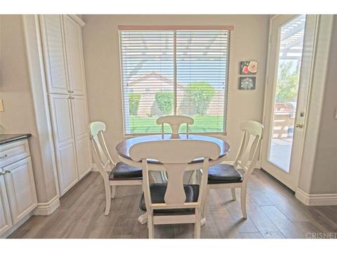 22952 Raintree Ln, Santa Clarita, CA 91390 photo 5