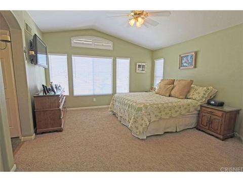 22952 Raintree Ln, Santa Clarita, CA 91390 photo 12