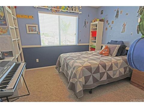 22952 Raintree Ln, Santa Clarita, CA 91390 photo 15