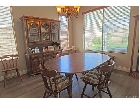 22952 Raintree Ln, Santa Clarita, CA 91390 photo 10