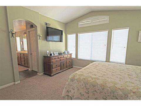 22952 Raintree Ln, Santa Clarita, CA 91390 photo 11