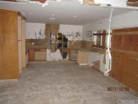 9303 Scotmont Dr, Tujunga, CA 91042 photo 11