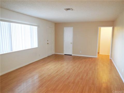 515 E Lingard St, Lancaster, CA 93535 photo 3