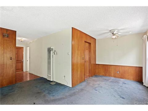 8006 Hesperia Ave, Reseda, CA 91335 photo 3