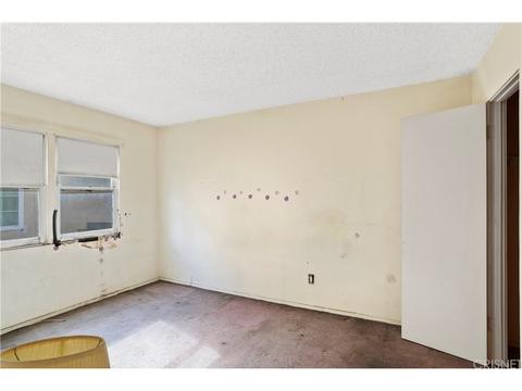 8006 Hesperia Ave, Reseda, CA 91335 photo 15