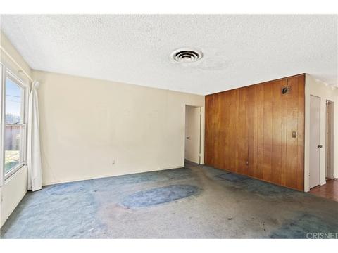 8006 Hesperia Ave, Reseda, CA 91335 photo 9