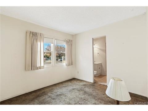 8006 Hesperia Ave, Reseda, CA 91335 photo 12